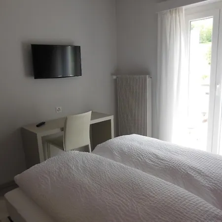 Tencia Bed & Breakfast *